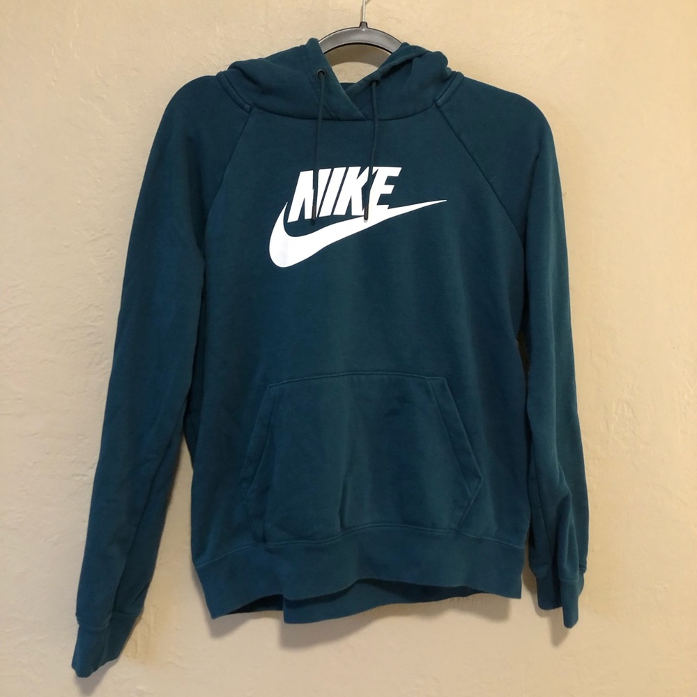 Women’s Nike Sweatshirt